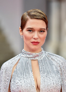 L+Seydoux+No+Time+Die+World+Premiere+Red+Carpet+AfpUav_9Rp_x.jpg