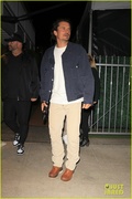 orlando-bloom-all-smiles-during-night-out-with-friends-santa-monica-15.jpg