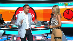 Carolina.Losada.Pantalon.Ajustado.Mostaza.TCAM.1080P-Colitaz.06.jpeg