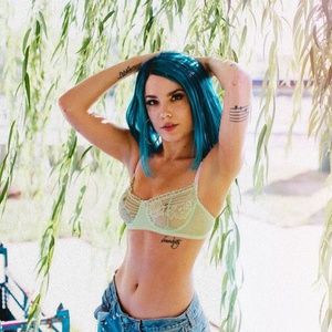 Halsey (9).jpg