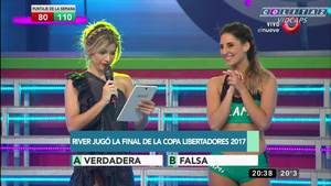 Laurita.Fernandez.Vestido.Negro.Tajo.Descuido.Combate.1080P-Colitaz.11a.jpeg