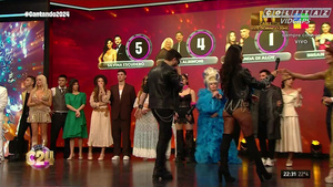 Silvina.Escudero.Bonus.Clip.Cantando.2024.Rock.1080P-Colitaz.20.jpeg
