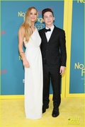 jennifer-lawrence-andrew-barth-feldman-nyc-no-hard-feelings-pics-08.jpg