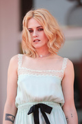 Kristen+Stewart+Spencer+Red+Carpet+78th+Venice+MRA-d8q_yHox.jpg