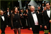 marion-cotillard-wears-shorts-cannes-bro-sis-premiere-30.jpg
