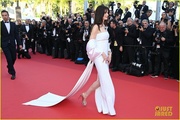 anne-hathaway-armageddon-time-cannes-premiere-07.jpg