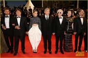 kristen-stewart-crimes-of-the-future-cannes-premiere-10.jpg