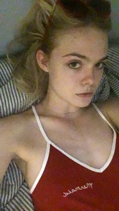 Elle Fanning nude (2).jpeg