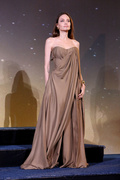 Angelina+Jolie+Marvel+Studios+Eternals+Premieres+Pvs7Bafo60Px.jpg
