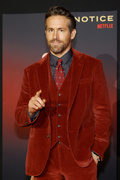 Ryan+Reynolds+World+Premiere+Netflix+Red+Notice+RCrjAZ2v51Dx.jpg