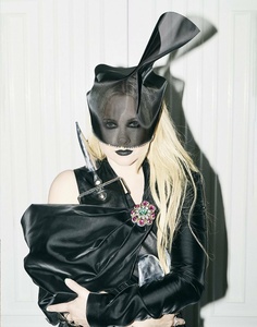 Avril Lavigne - Page 11 MEP3J8M_t