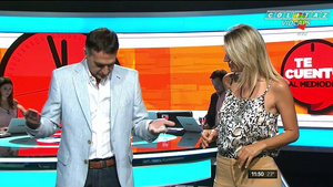 Carolina.Losada.Pantalon.Ajustado.Mostaza.TCAM.1080P-Colitaz.12.jpeg