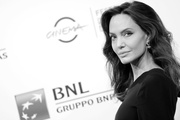 Angelina+Jolie+Eternals+Photocall+16th+Rome+g5YsNjuLyq8x.jpg