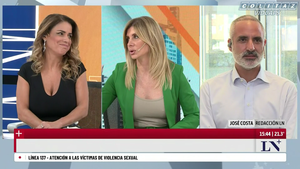 Debora.Plager.Saco.Verde.Marcando.Pechos.LN.1080P-Colitaz.29.png