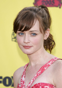 Alexis Bledel MEUB3NI_t