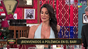 Silvina.Escudero.Escotada.Polemica.En.El.Bar.1080P-Colitaz.06.jpeg