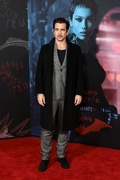 zoe-kravitz-catwoman-inspired-dress-nyc-batman-premiere-with-cast-30.jpg