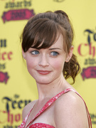 Alexis Bledel MEUB3OH_t