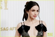 ana-de-armas-sag-awards-01.jpg