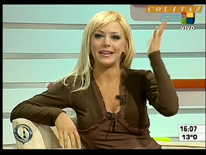Fernanda.Vives.Jeans.Ajustados.Vueltita.Intrusos.2006.SD.HQ.60FPs.No.Audio-Colitaz.07.jpeg