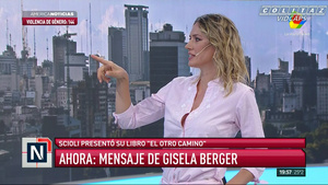 Carolina.Losada.Pantalon.Ajustado.Camisa.Abierta.AN.1080P-Colitaz.135.jpeg