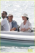 katy-perry-orlando-bloom-boat-ride-friends-in-south-of-france-14.jpg