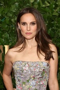 natalie-portman-at-gotham-awards-in-new-york-11-27-2023-5.jpg