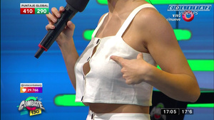 Laurita.Fernandez.Muestra.Salpicaduras.Casi.Oops.Combate.1080P-Colitaz.02.jpeg