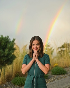 Lucy Hale - Page 9 MECFW46_t