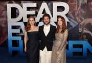 Amy+Adams+Dear+Evan+Hansen+Los+Angeles+Premiere+jQlKl63H8kEx.jpg