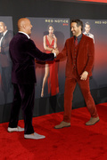 Dwayne+Johnson+World+Premiere+Netflix+Red+3YhIeqD_1wEx.jpg