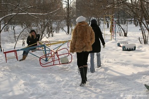 Permanent Link to City Feet – Katya – Kristina – 2006 02 19 First time with bare soles on snow Not full