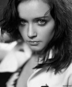 Alexis Bledel MEUB3WR_t