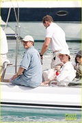 katy-perry-orlando-bloom-boat-ride-friends-in-south-of-france-53.jpg