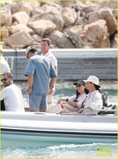 katy-perry-orlando-bloom-boat-ride-friends-in-south-of-france-40.jpg
