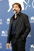 Javier+Bardem+Dune+Photocall+78th+Venice+International+zG7waILu7n-x.jpg