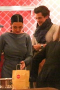 katy-perry-orlando-bloom-bday-dinner-friends-04.jpg