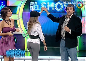 Cinthia.Fernandez.Vueltita.Calza.Gris.Este.Es.El.Show.SD.HQ.60FPS-Colitaz.47.jpeg