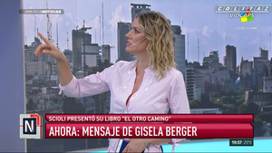 Carolina.Losada.Pantalon.Ajustado.Camisa.Abierta.AN.1080P-Colitaz.133.jpeg