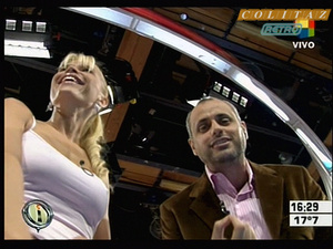 Nazarena.Velez.2x.Vueltitas.Pollerita.y.Marcando.Pezones.Intrusos.SD.HQ.60FPS-Colitaz.07a41.jpeg
