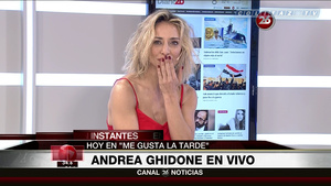 Andrea.Ghidone.Piernas.Marcando.Alto.y.Descuido.1080P-ColitazTV.02.jpeg