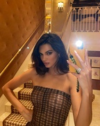 Kendall Jenner - Page 14 ME1WNN4_t