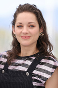 Marion+Cotillard+Bigger+Photocall+74th+Annual+SZg-HXmRbDWx.jpg