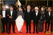 kristen-stewart-crimes-of-the-future-cannes-premiere-09.jpg