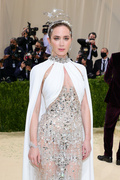 Emily+Blunt+2021+Met+Gala+Celebrating+America+UOZuP_xZV28x.jpg