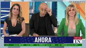 Debora.Plager.Saco.Verde.Marcando.Pechos.LN.1080P-Colitaz.62.png