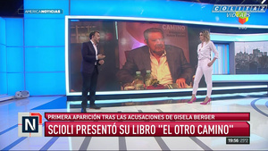 Carolina.Losada.Pantalon.Ajustado.Camisa.Abierta.AN.1080P-Colitaz.114.jpeg