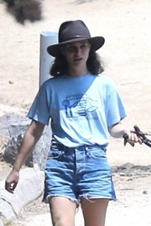 Natalie Portman - Out for a hike in Los Feliz 08/17/2021