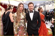 jamie-dornan-amelia-warner-oscasr-2022-04.jpg