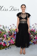 Natalie-Portman---Miss-Dior-Millefiori-Garden-Pop-Up-Opening-in-L.A.-04.jpg